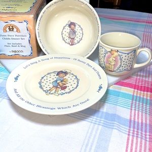VTG Porcelain Dinner Set Memories of Yesterday IOB